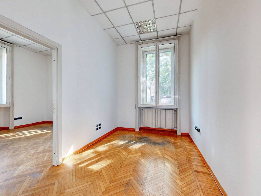 ufficio in vendita a Milano in zona Loreto