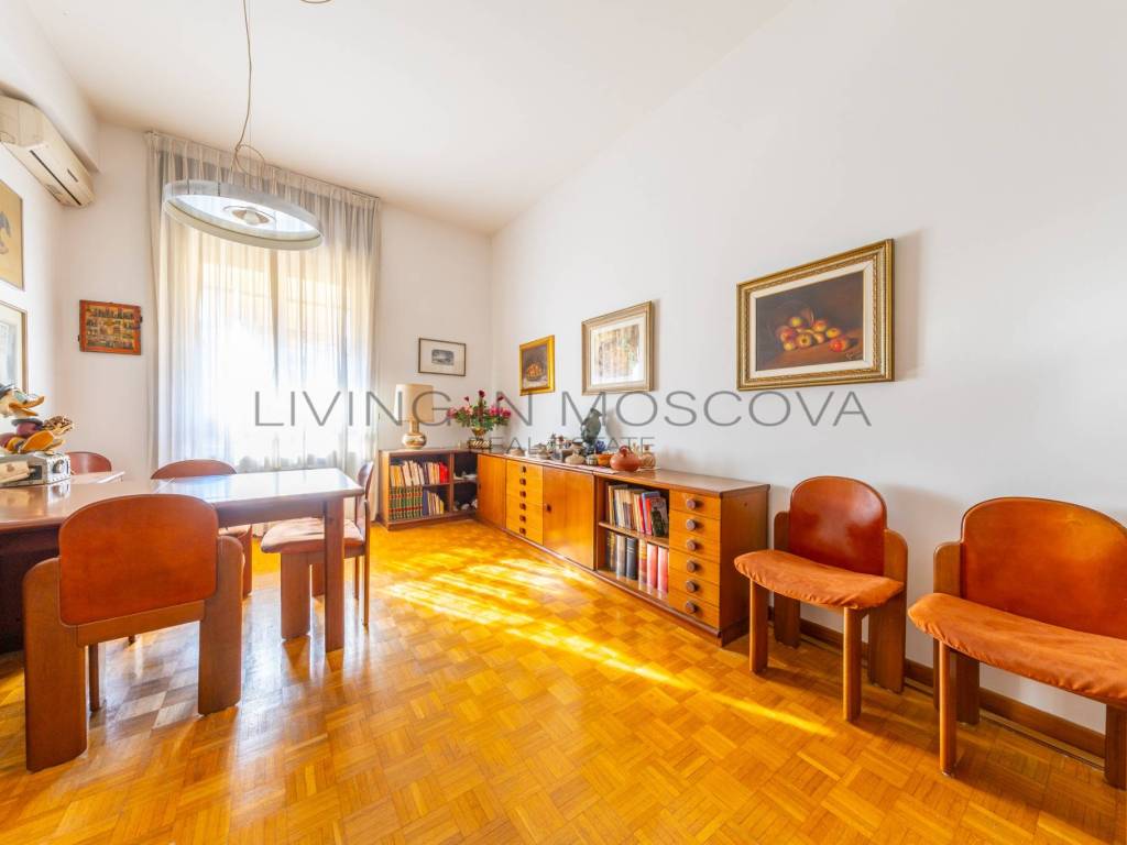 appartamento in vendita a Milano in zona Porta Garibaldi
