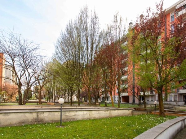 appartamento in vendita a Milano in zona Vigentino