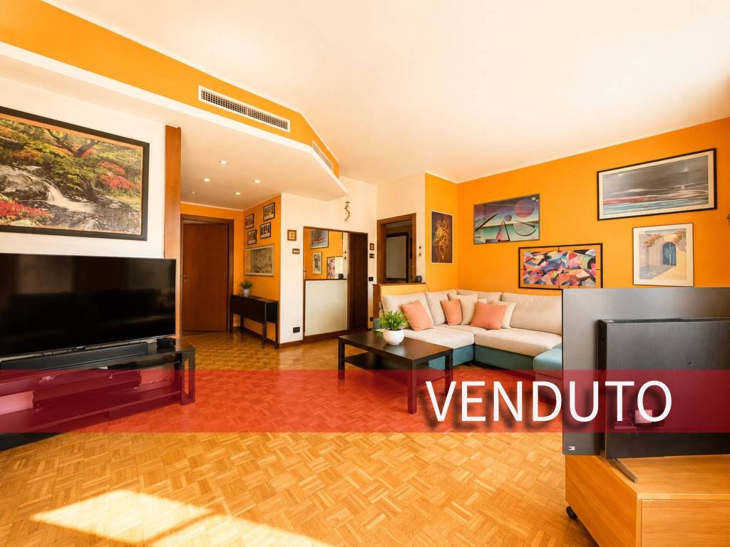 appartamento in vendita a Milano in zona Loreto