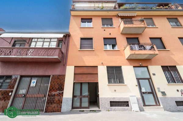 negozio in vendita a Milano in zona Gorla