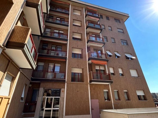 appartamento in vendita a Milano in zona Baggio