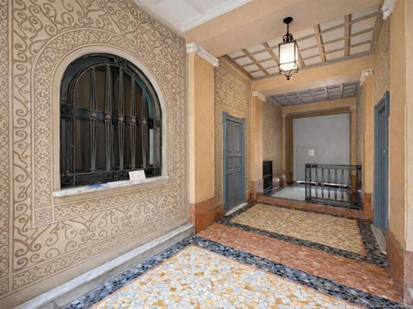 appartamento in vendita a Milano in zona Bullona