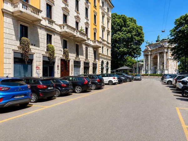 appartamento in vendita a Milano in zona Sempione