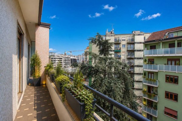 appartamento in vendita a Milano in zona Sempione
