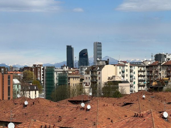 appartamento in vendita a Milano in zona Lorenteggio