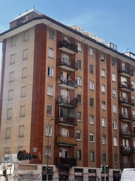 appartamento in vendita a Milano in zona Famagosta