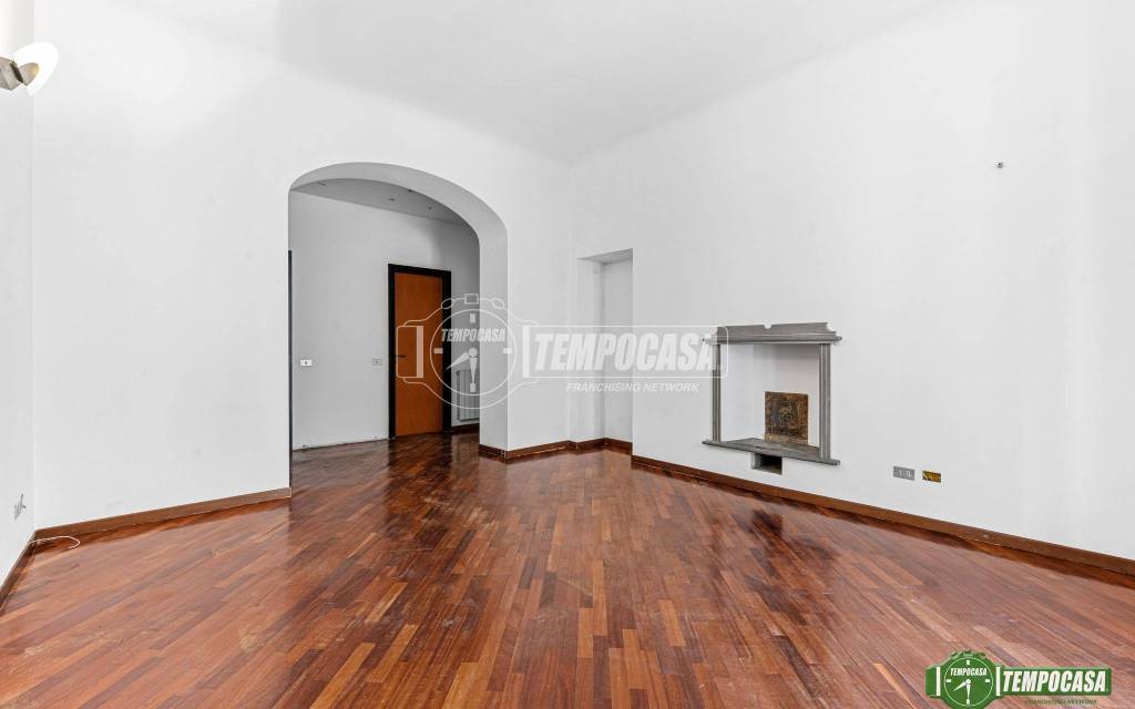 appartamento in vendita a Milano in zona Porta Nuova