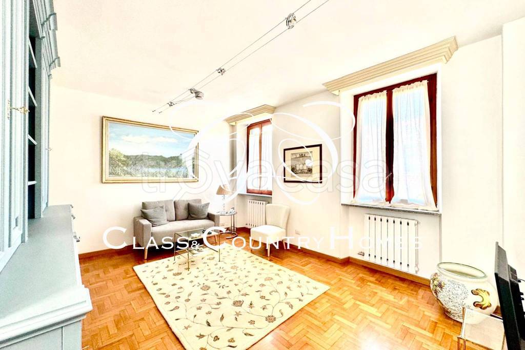 appartamento in vendita a Milano in zona Cadorna