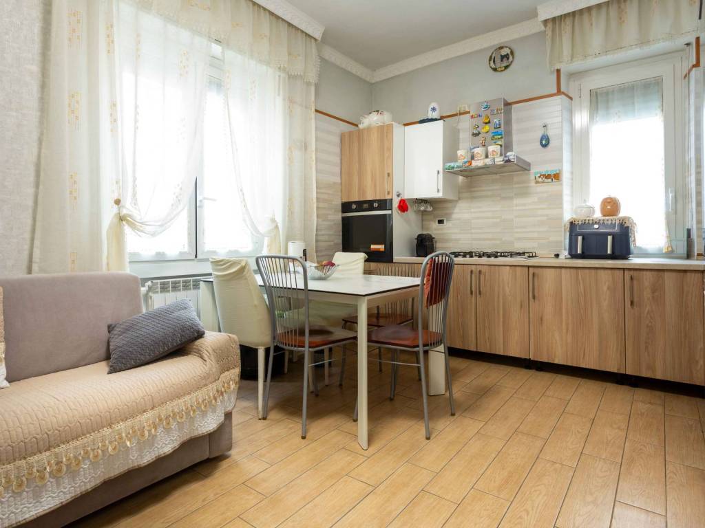 appartamento in vendita a Milano in zona Vigentino