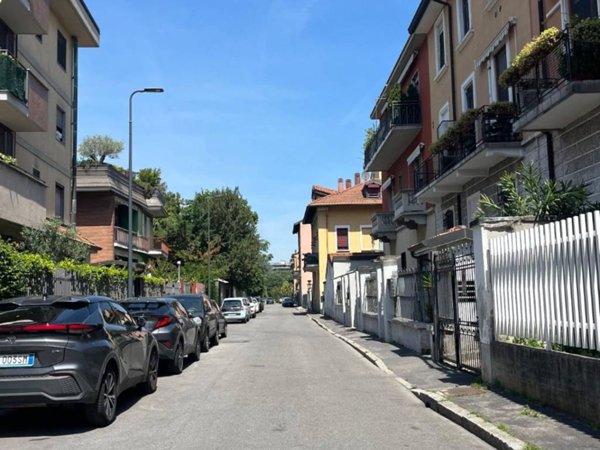 appartamento in vendita a Milano in zona Niguarda