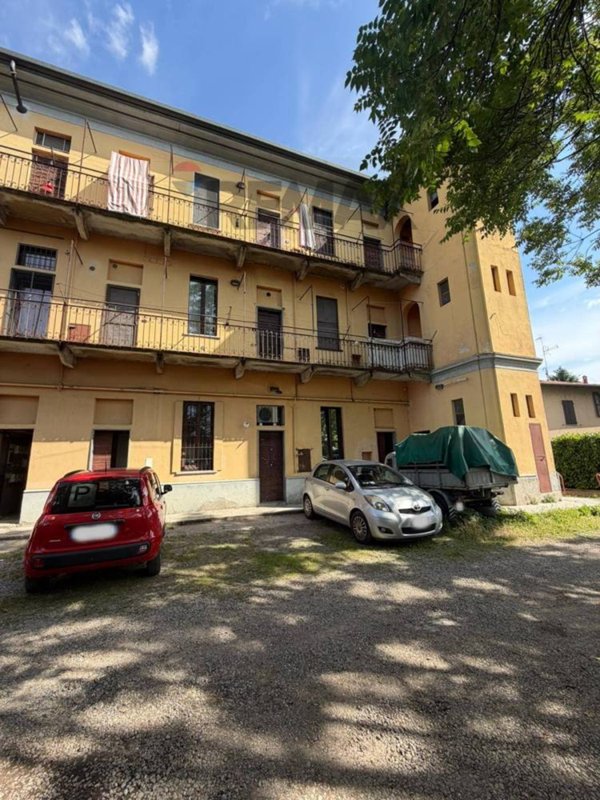 appartamento in vendita a Milano in zona Restocco Maroni
