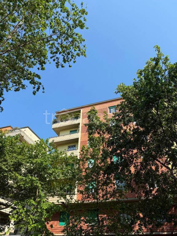 appartamento in vendita a Milano in zona Bocconi