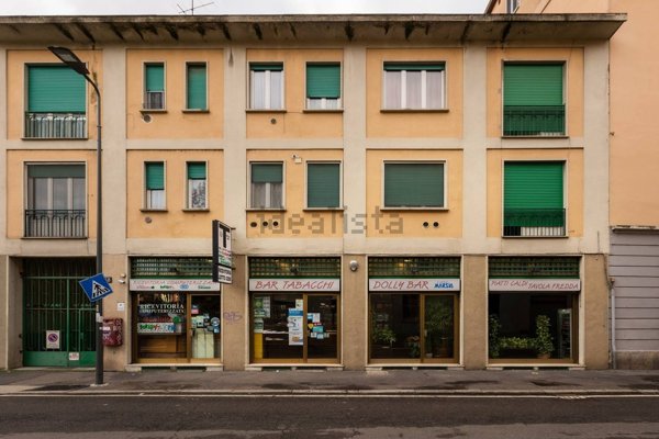 negozio in vendita a Milano in zona Vigentino