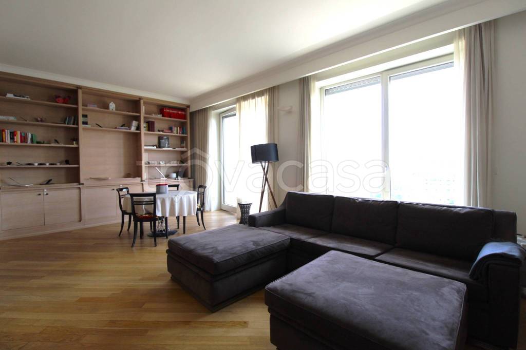 appartamento in vendita a Milano in zona Porta Nuova
