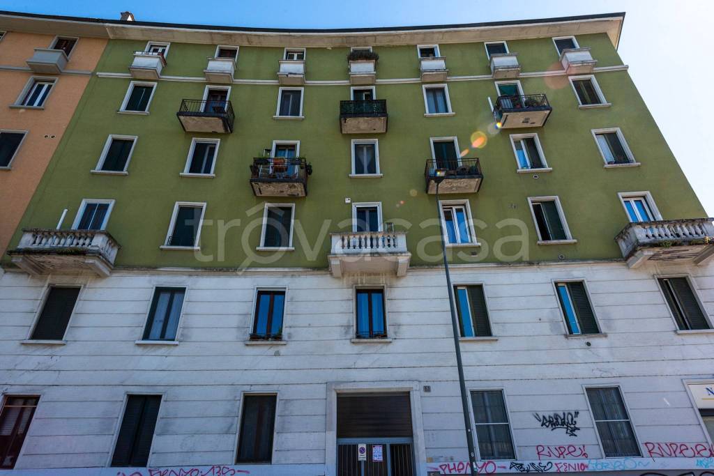 appartamento in vendita a Milano in zona Bocconi