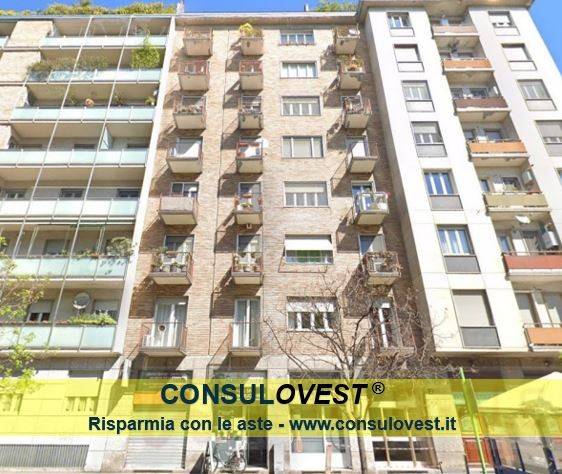 appartamento in vendita a Milano in zona Città Studi