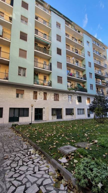 appartamento in vendita a Milano in zona Vigentino