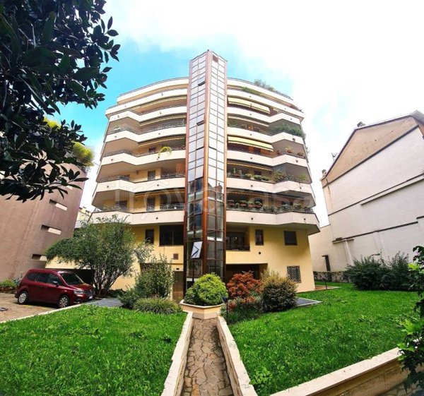 appartamento in vendita a Milano in zona Città Studi