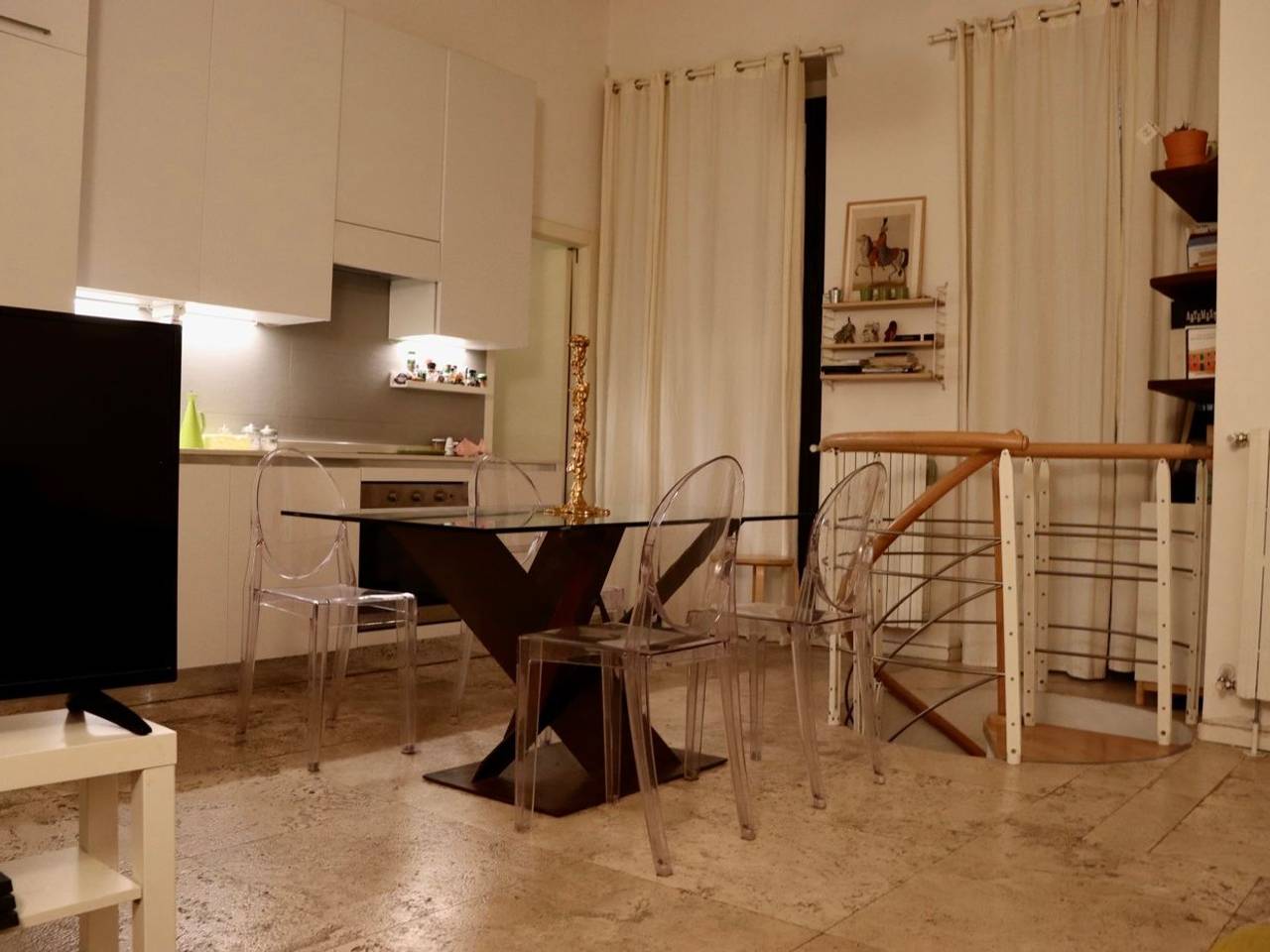 appartamento in vendita a Milano in zona Sant'Ambrogio