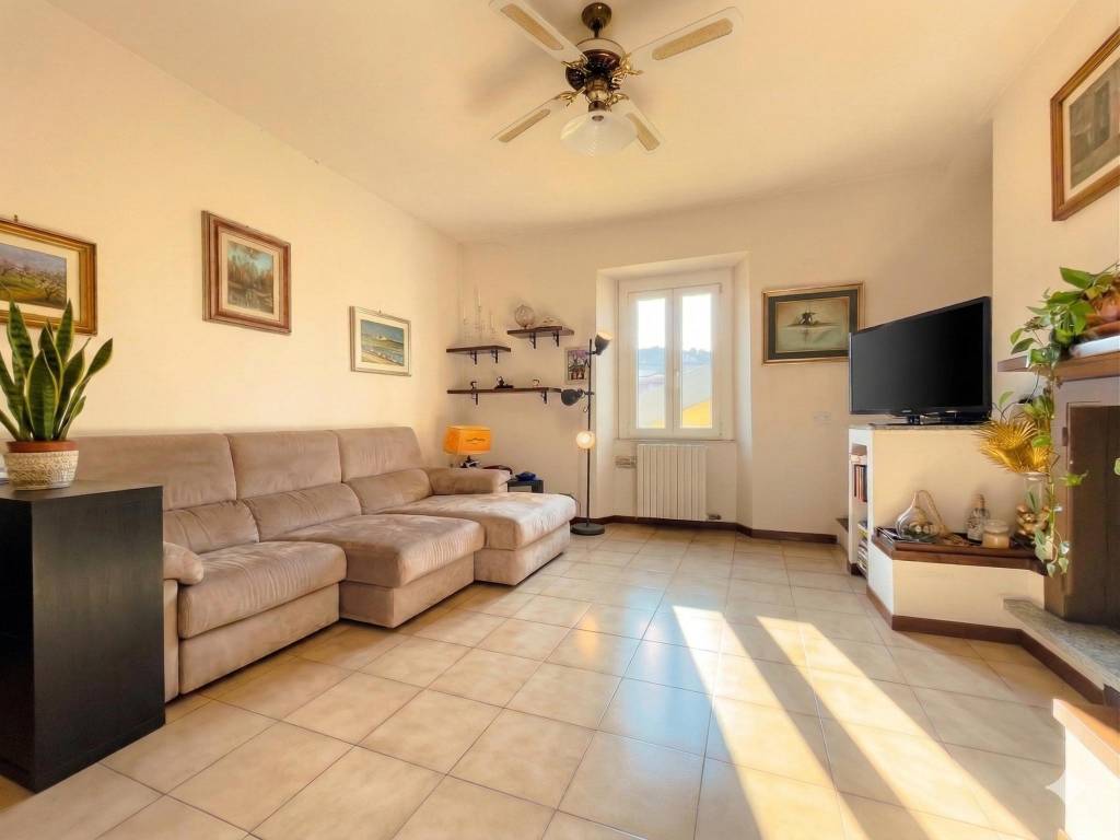 appartamento in vendita a Milano in zona Porta Volta