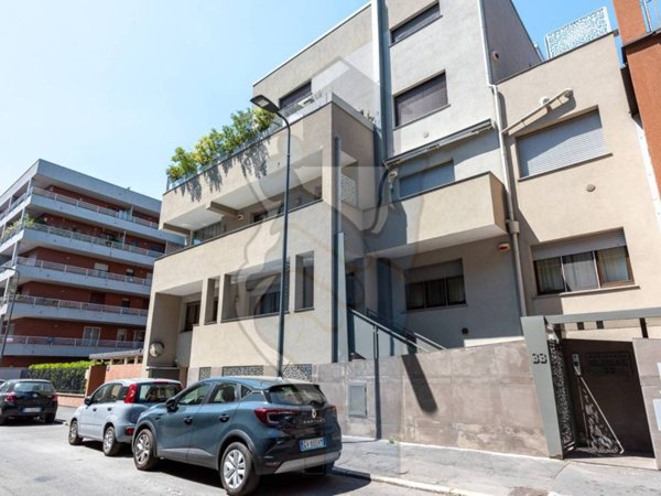 appartamento in vendita a Milano in zona Precotto