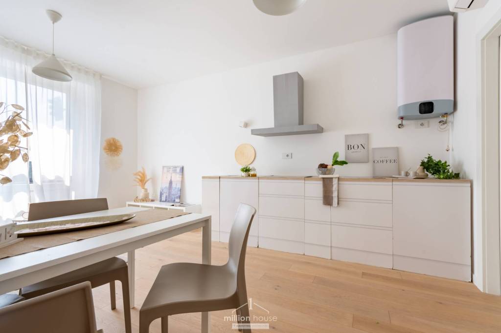 appartamento in vendita a Milano in zona Sant'Ambrogio