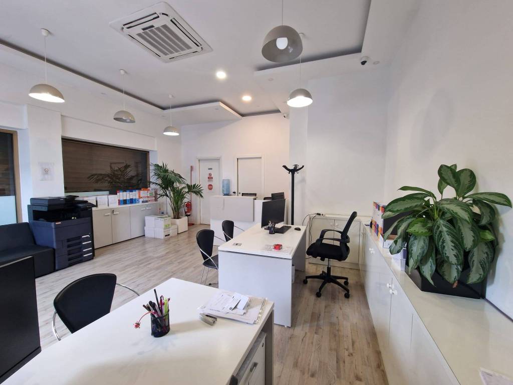 ufficio in vendita a Milano in zona Forlanini