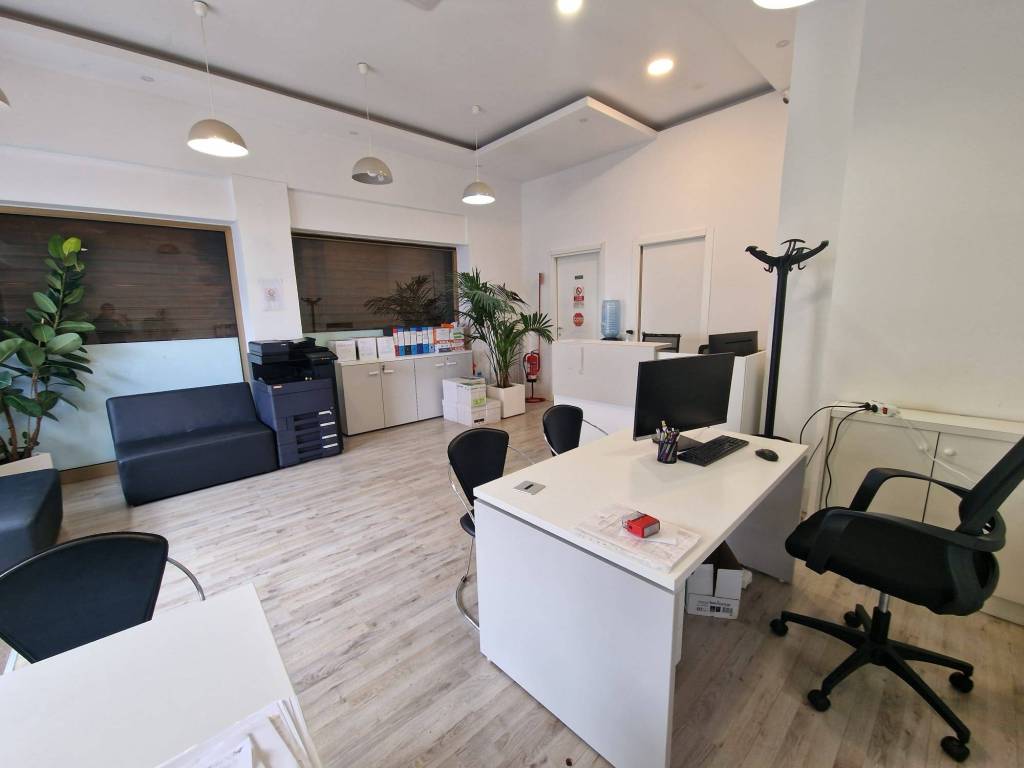 ufficio in vendita a Milano in zona Forlanini