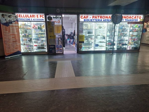 negozio in vendita a Milano in zona Chiesa Rossa