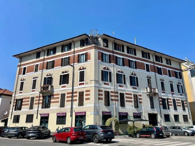 appartamento in vendita a Milano in zona Barona