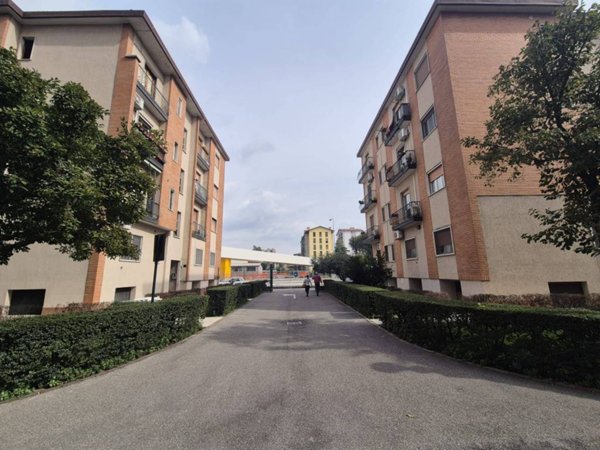 appartamento in vendita a Milano in zona Barona