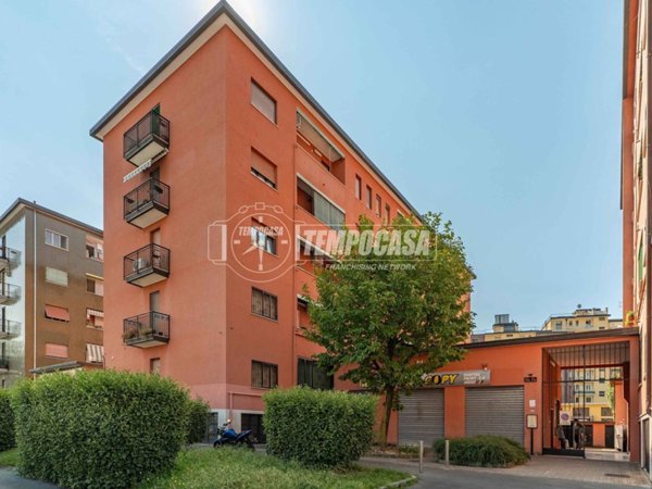 appartamento in vendita a Milano in zona Famagosta