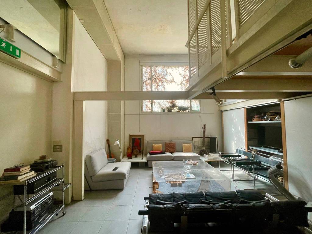 appartamento in vendita a Milano in zona Barona