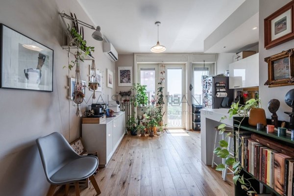 appartamento in vendita a Milano in zona Lorenteggio