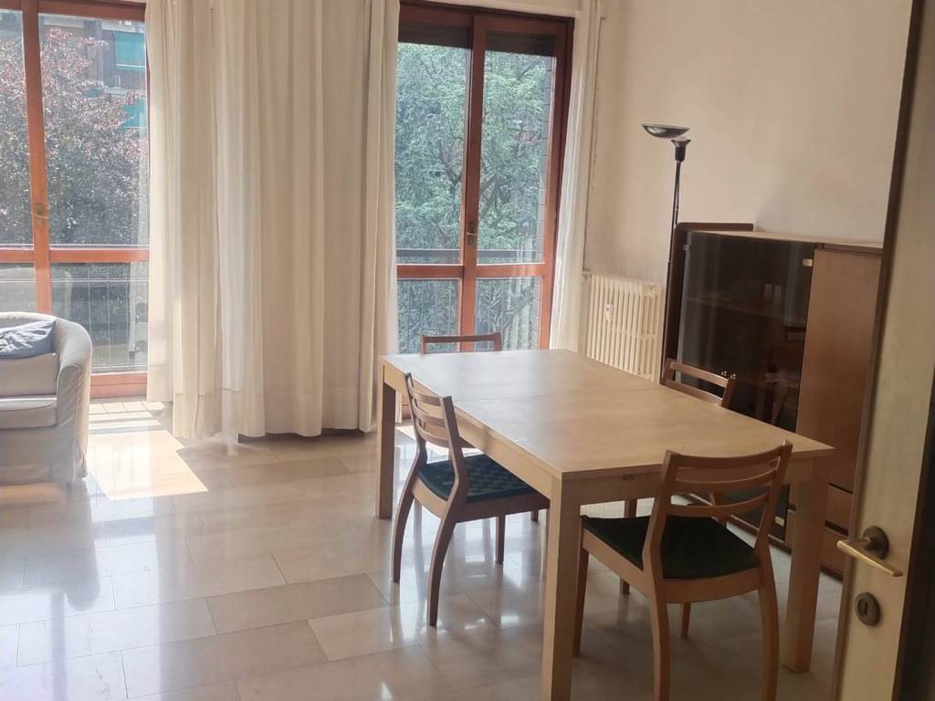appartamento in vendita a Milano in zona Isola