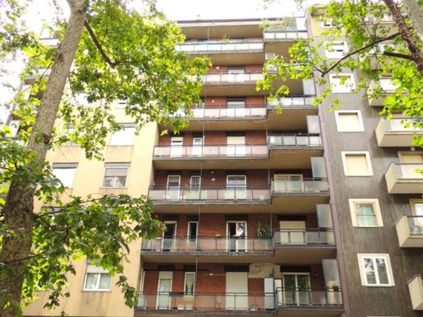 appartamento in vendita a Milano in zona Piazzale Lodi