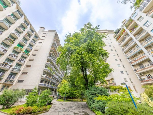 appartamento in vendita a Milano in zona Guastalla