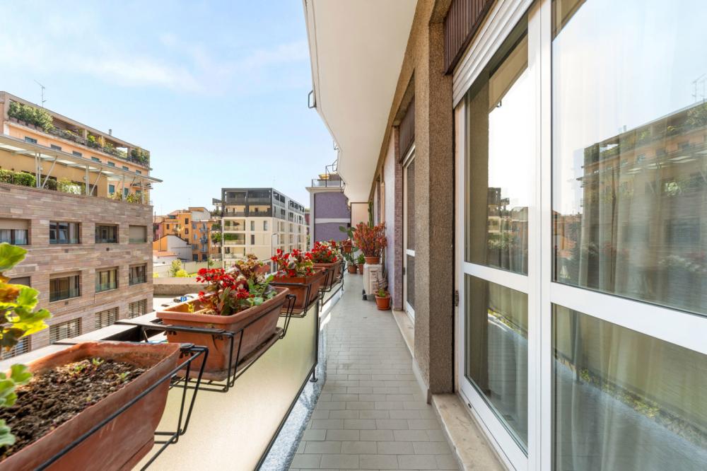 appartamento in vendita a Milano in zona Porta Genova