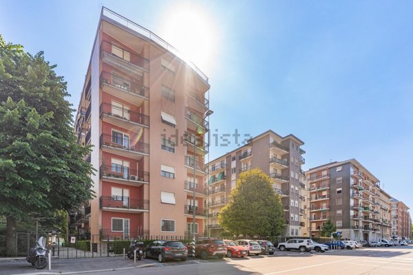 appartamento in vendita a Milano in zona Piazzale Lodi