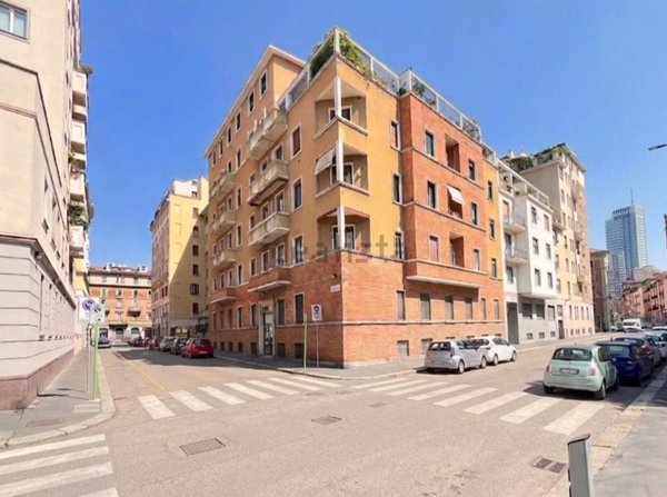 appartamento in vendita a Milano in zona Bocconi