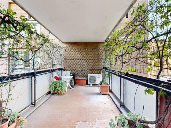 appartamento in vendita a Milano in zona Lorenteggio