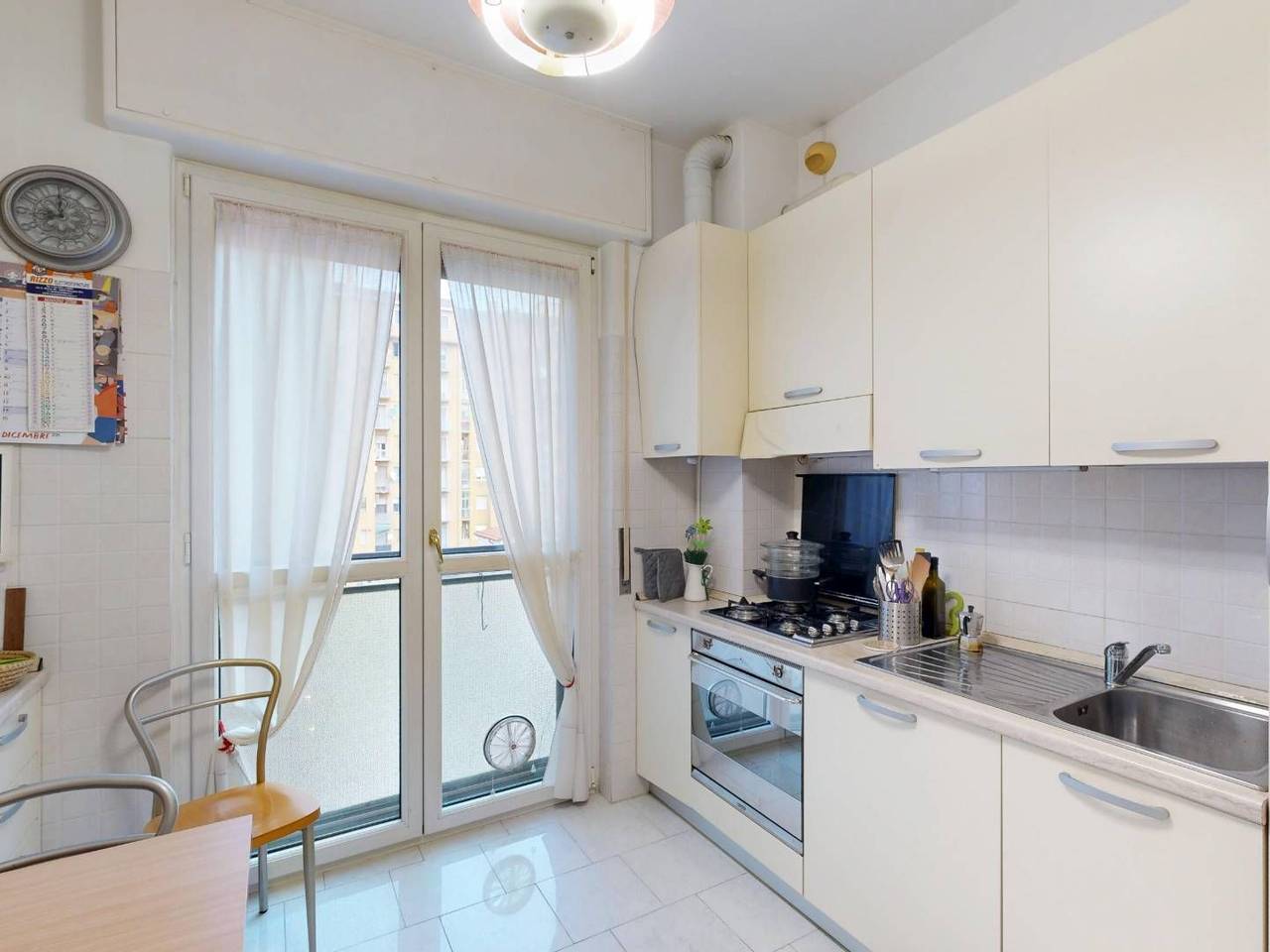 appartamento in vendita a Milano in zona Lorenteggio