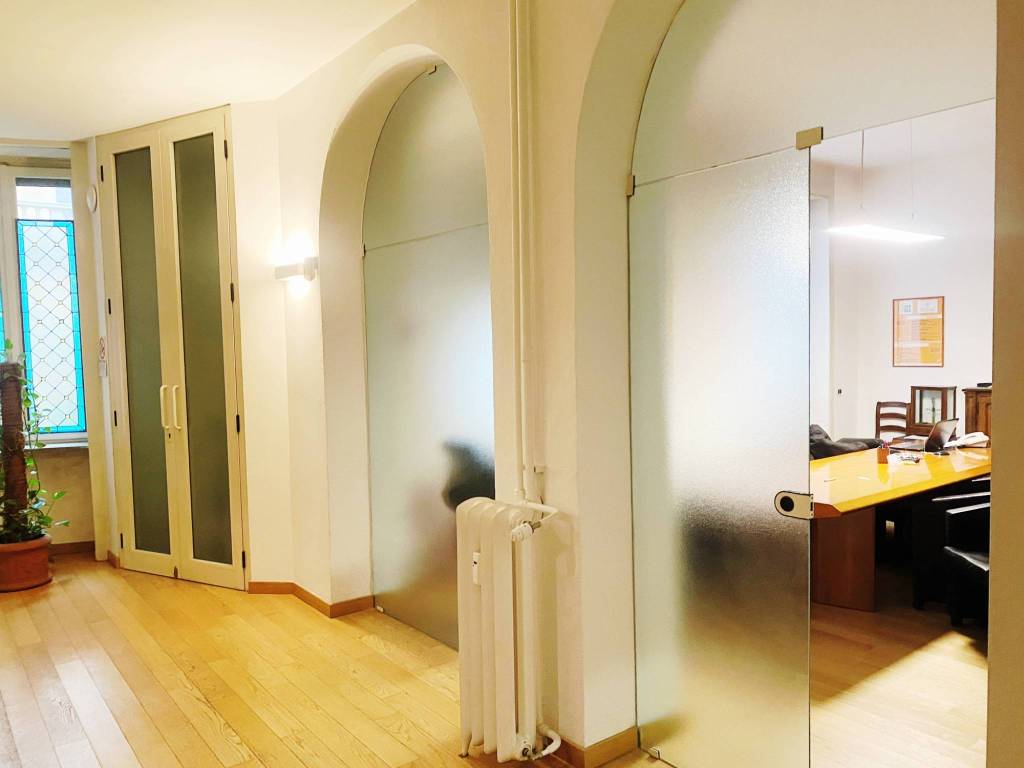 appartamento in vendita a Milano in zona Guastalla