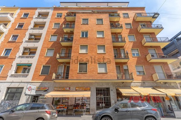 appartamento in vendita a Milano in zona Porta Genova