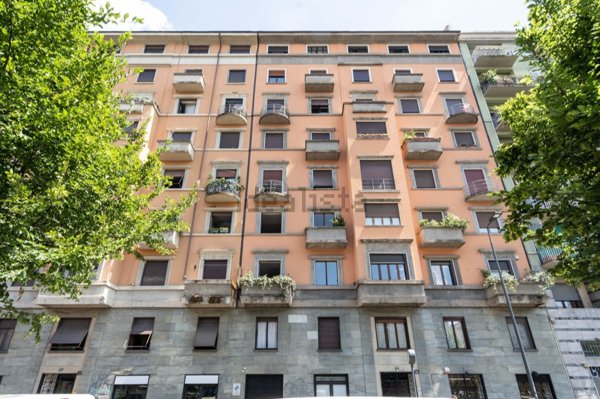 locale commerciale in vendita a Milano in zona Porta Venezia