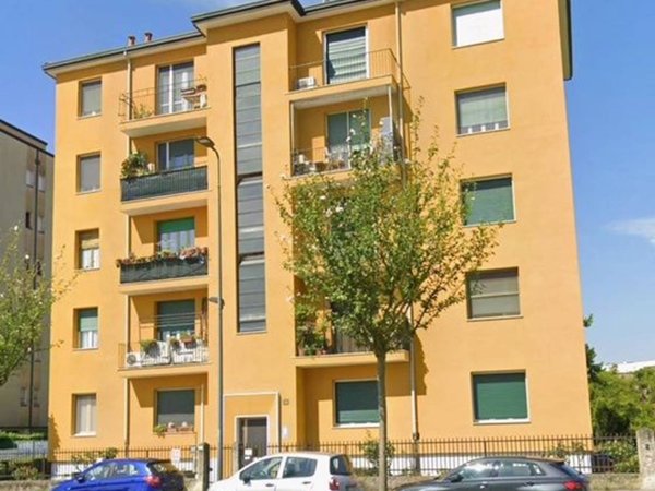 appartamento in vendita a Milano in zona Famagosta