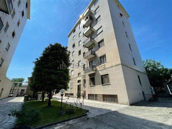 appartamento in vendita a Milano in zona Dergano