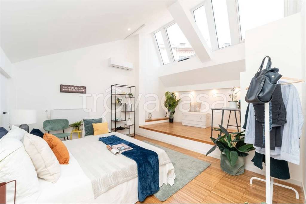 appartamento in vendita a Milano in zona Isola