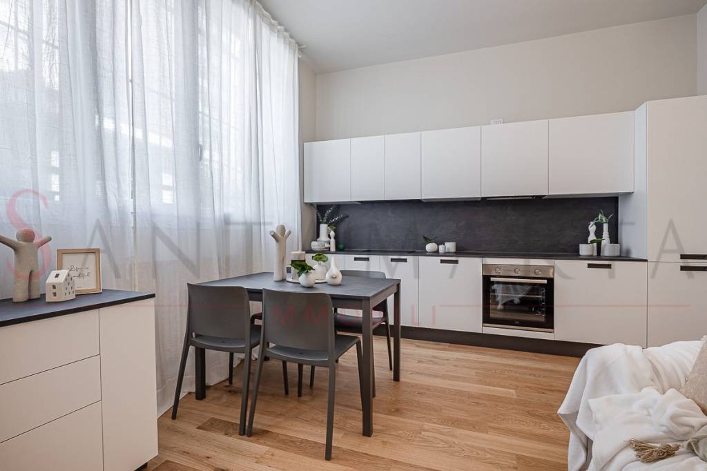 appartamento in vendita a Milano in zona Lorenteggio